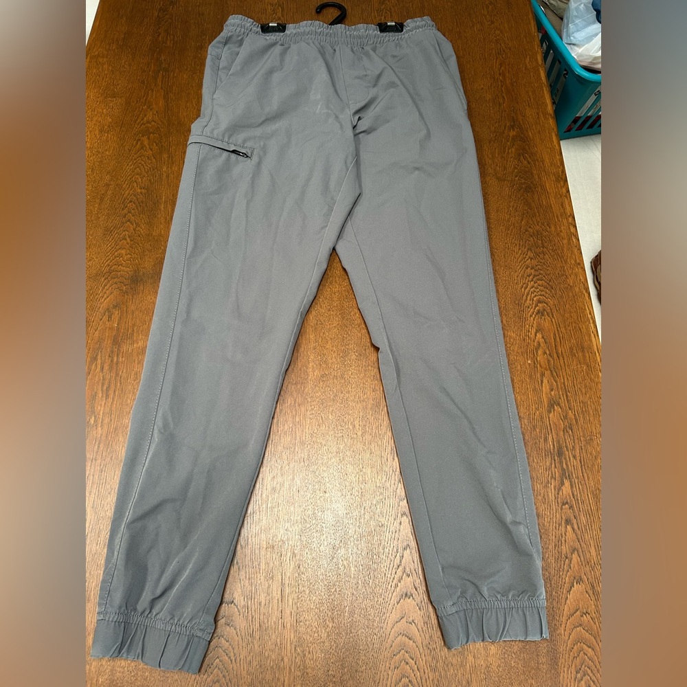 TAHARI Women’s-S-Joggers Ankle Cropped pants. Gray. Elastic & drawstring waist.